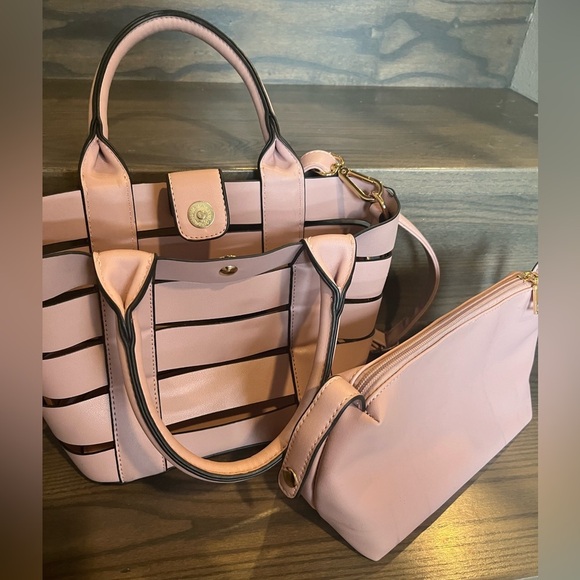 Soft Pink bag with crossbody strap - Picture 14 of 15